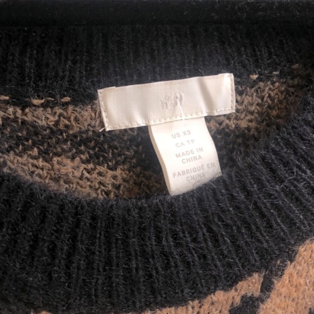 H & M BROWN ANIMAL PRINT SWEATER - Picture 5 of 5